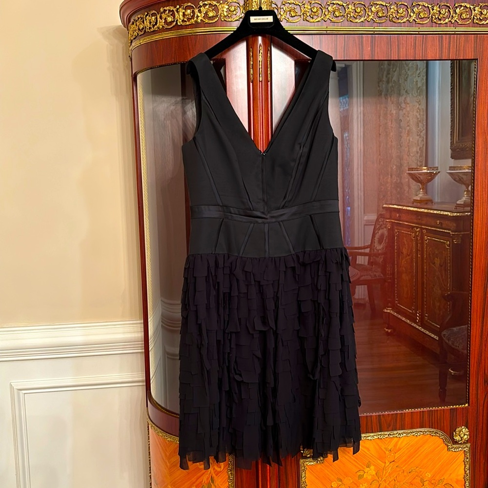 Aidan Mattox v-neck silk ruffle skirt satin trimmed black dress sz.12